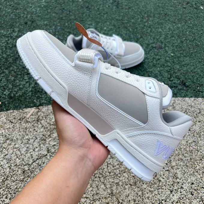 LOUIS VUITTON Trainer Beige Grey