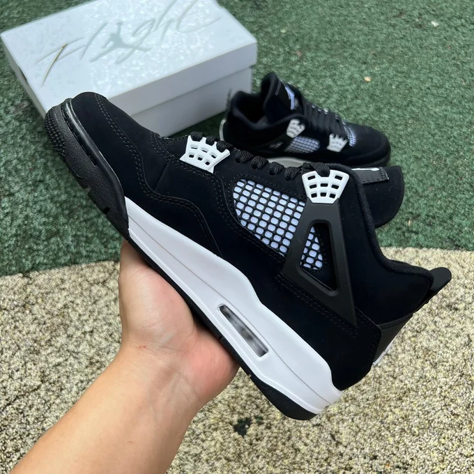 Air Jordan 4 