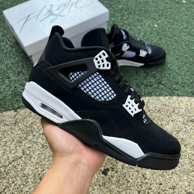 Air Jordan 4 