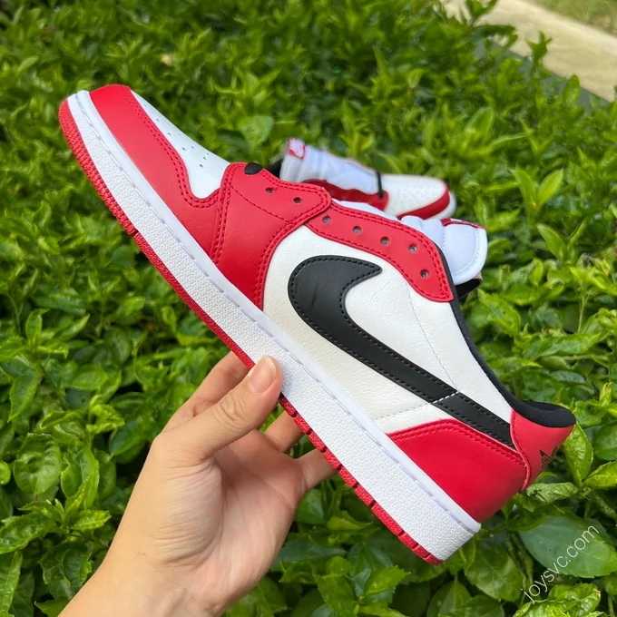 Air Jordan 1 Chicago Low 705329-600