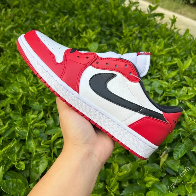 Air Jordan 1 Chicago Low 705329-600