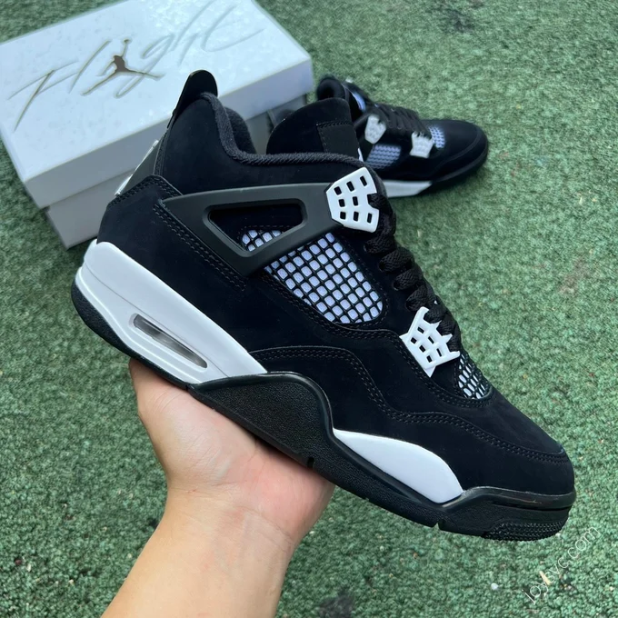 Air Jordan 4 Retro 