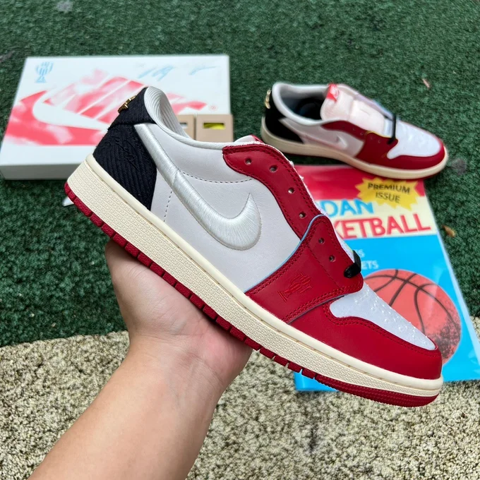 Air Jordan 1 x Trophy Room White Black Red HV6157-100