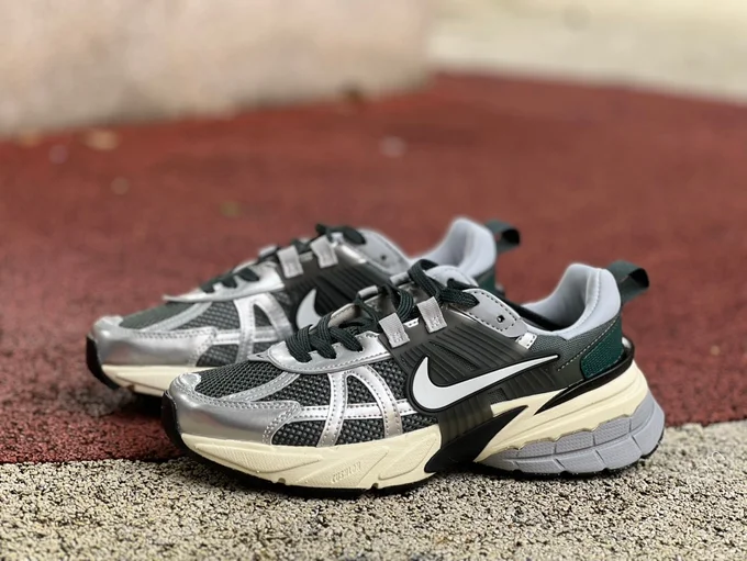 Nike V2K Run Green Silver hj4497-300