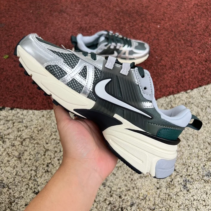 Nike V2K Run Green Silver hj4497-300