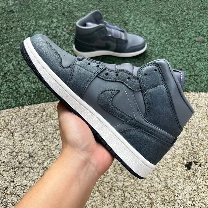 Air Jordan 1 Mid SE Dark Grey Sneakers FJ3448-001