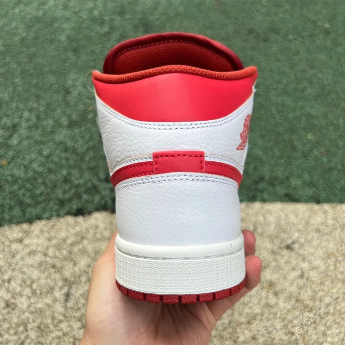 Air Jordan 1 Mid SE 