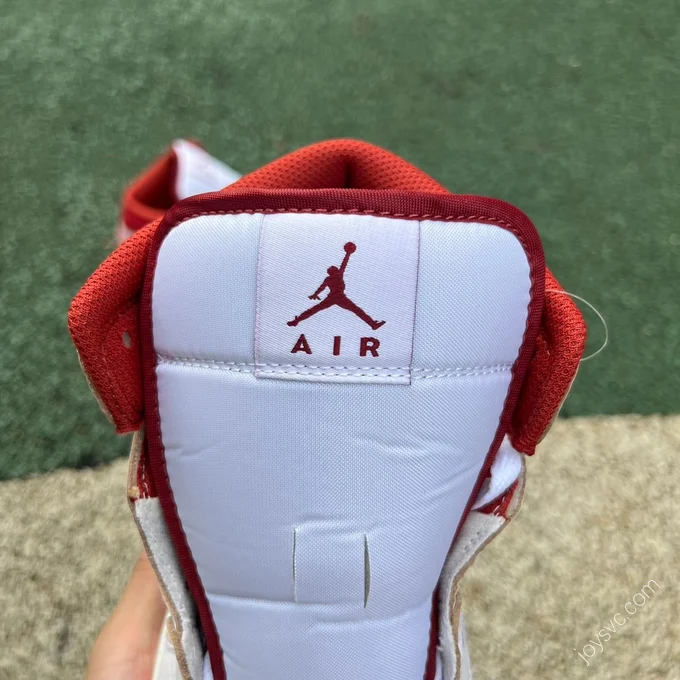 Air Jordan 1 Mid SE 