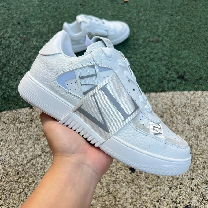 Valentino VL7N White