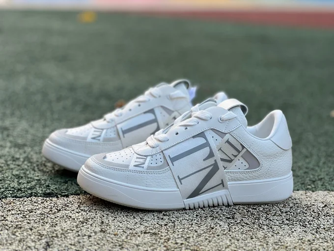 Valentino VL7N White