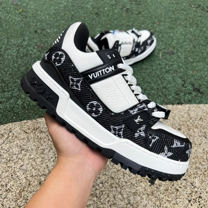 LOUIS VUITTON Trainer Maxi White Black Denim