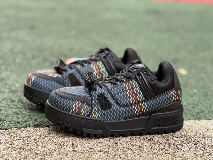 LOUIS VUITTON Trainer Maxi Black Print