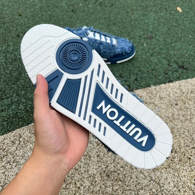 LOUIS VUITTON Skate Blue