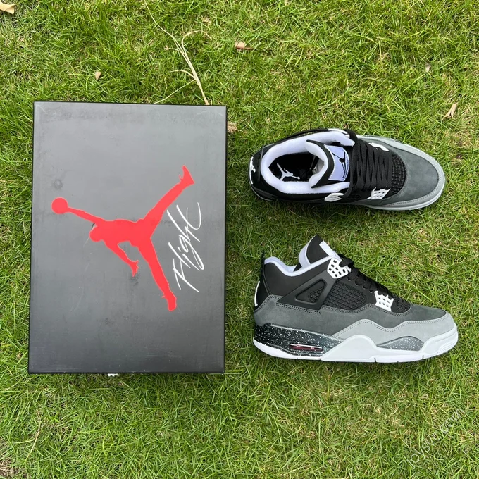 Air Jordan 4 Retro 