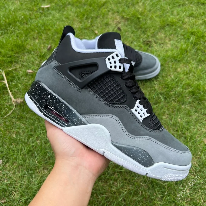 Air Jordan 4 Retro 