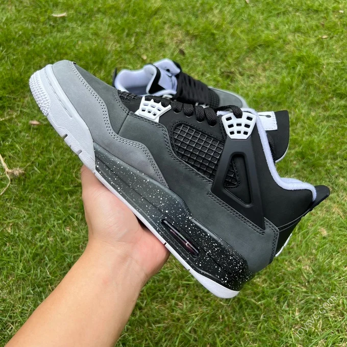 Air Jordan 4 Retro 