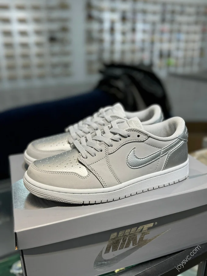 Air Jordan 1 Low Silver Low-Top Sneaker CZ0790-002