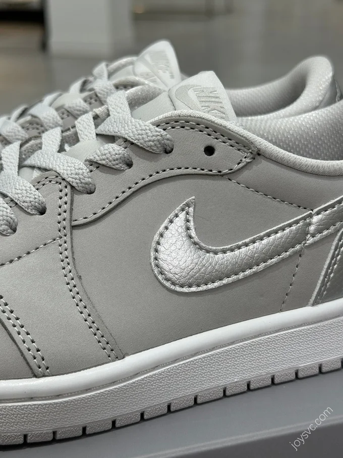 Air Jordan 1 Low Silver Low-Top Sneaker CZ0790-002