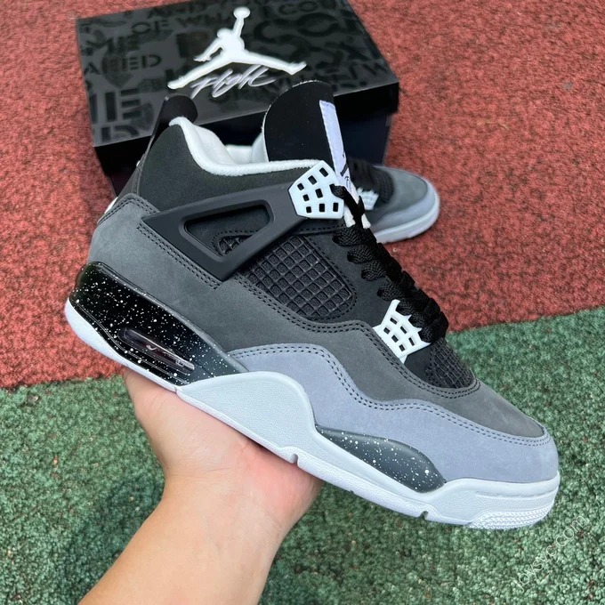 Air Jordan 4 Retro 