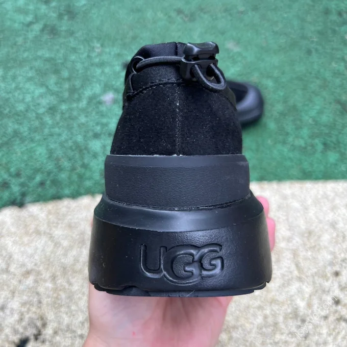 UGG Neumel Weather Hybrid Black