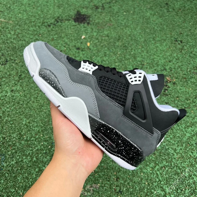 Air Jordan 4 Retro 