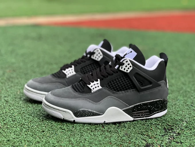 Air Jordan 4 Retro 