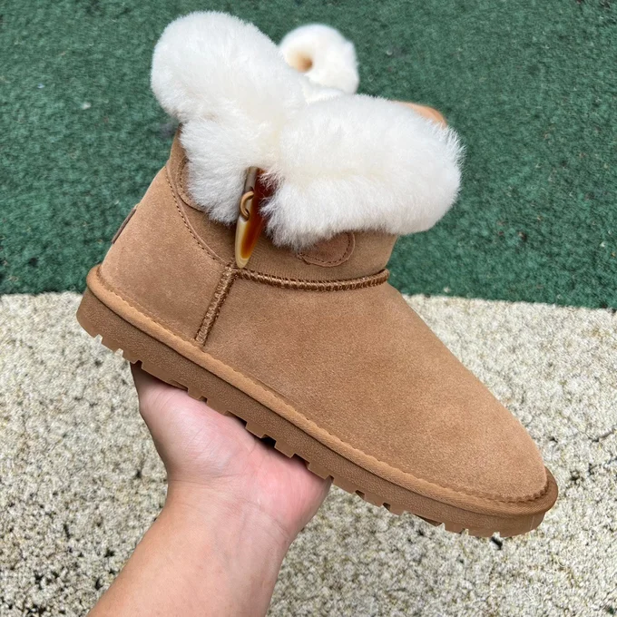 UGG Brown Mid-Top