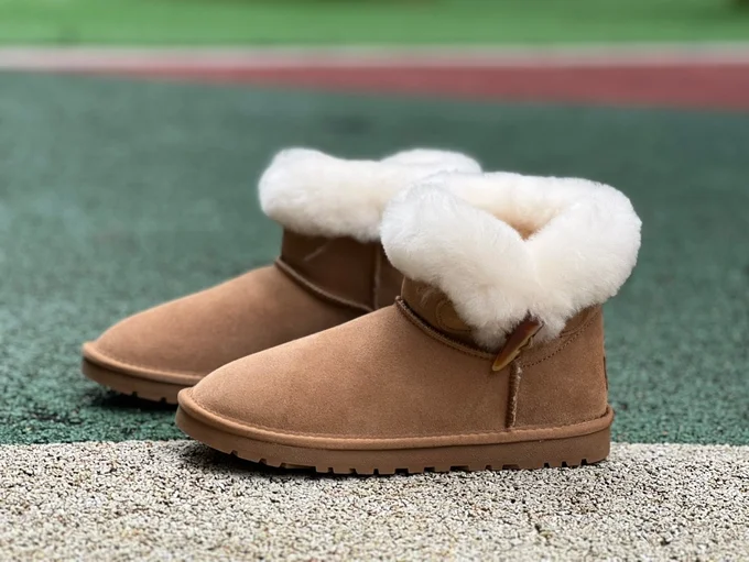 UGG Brown Mid-Top