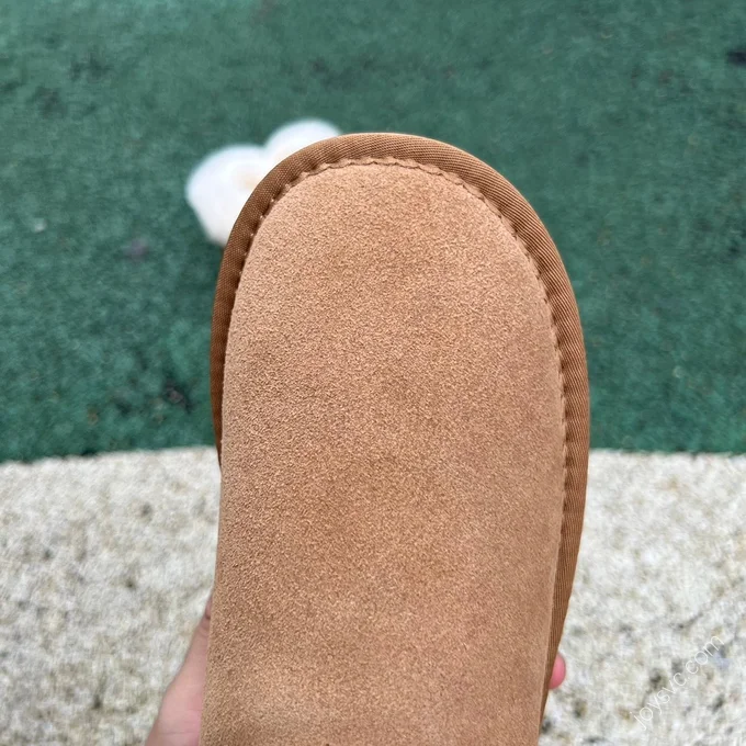 UGG Brown Mid-Top