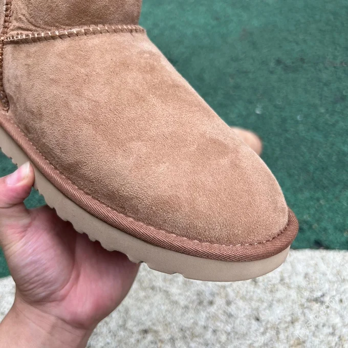 UGG Brown Mid-Top