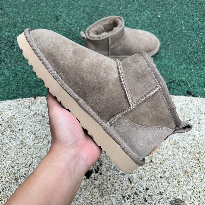 UGG Beige Mid-Top