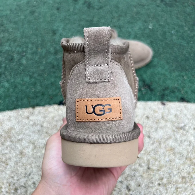 UGG Beige Mid-Top