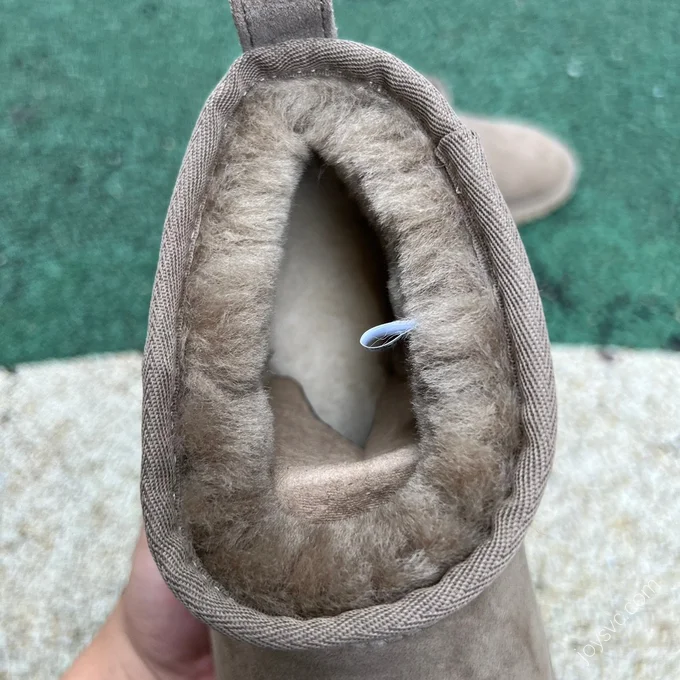 UGG Beige Mid-Top