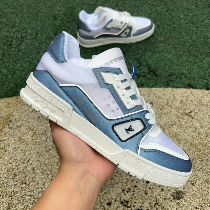 LOUIS VUITTON Trainer White Blue