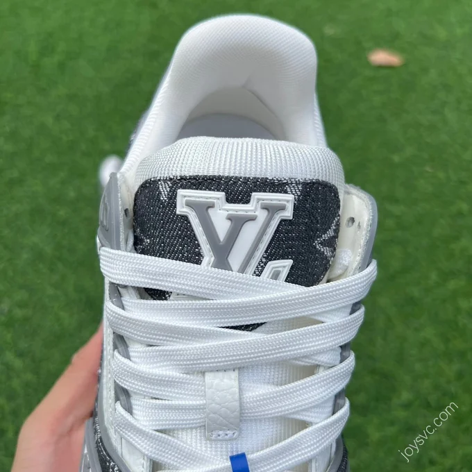 LOUIS VUITTON Trainer White Grey