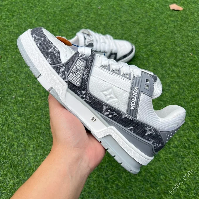 LOUIS VUITTON Trainer White Grey