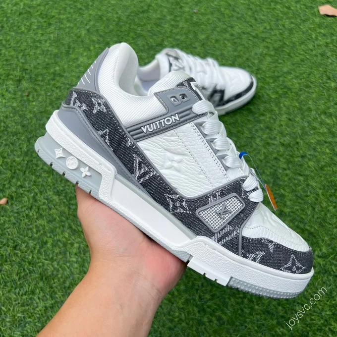 LOUIS VUITTON Trainer White Grey