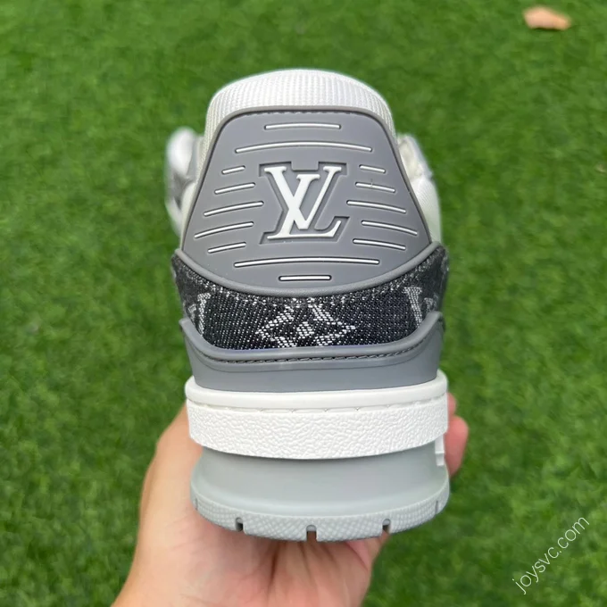 LOUIS VUITTON Trainer White Grey