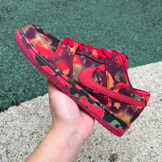 The Wizard of Oz x Nike SB Dunk Low Red Camo FZ1291-600