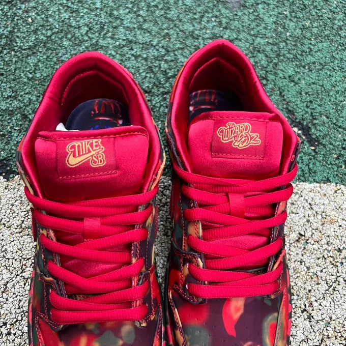 The Wizard of Oz x Nike SB Dunk Low Red Camo FZ1291-600