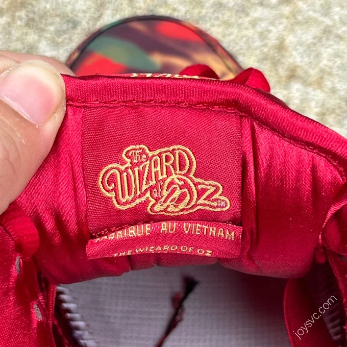 The Wizard of Oz x Nike SB Dunk Low Red Camo FZ1291-600