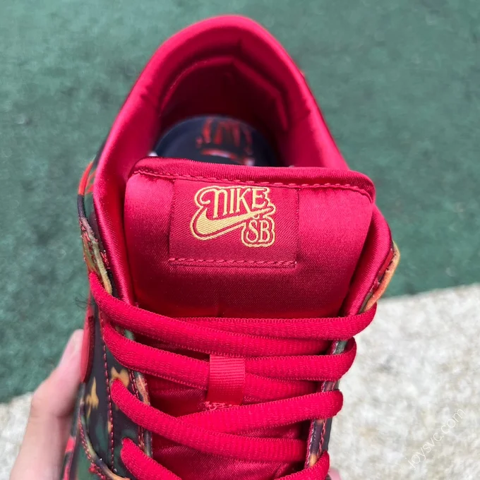 The Wizard of Oz x Nike SB Dunk Low Red Camo FZ1291-600