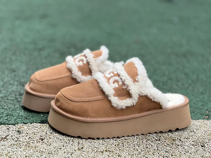 UGG Platform Slides