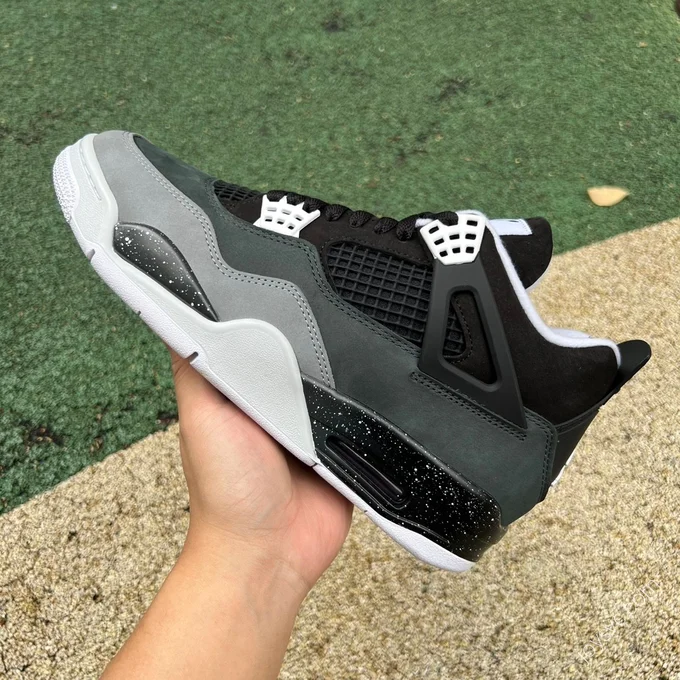 Air Jordan 4 