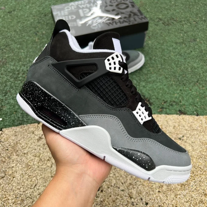 Air Jordan 4 