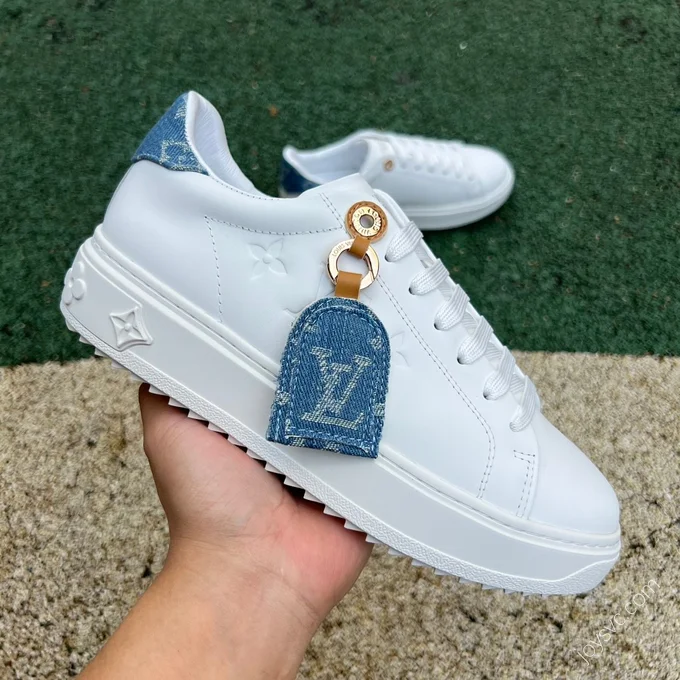 LOUIS VUITTON Time Out White Blue