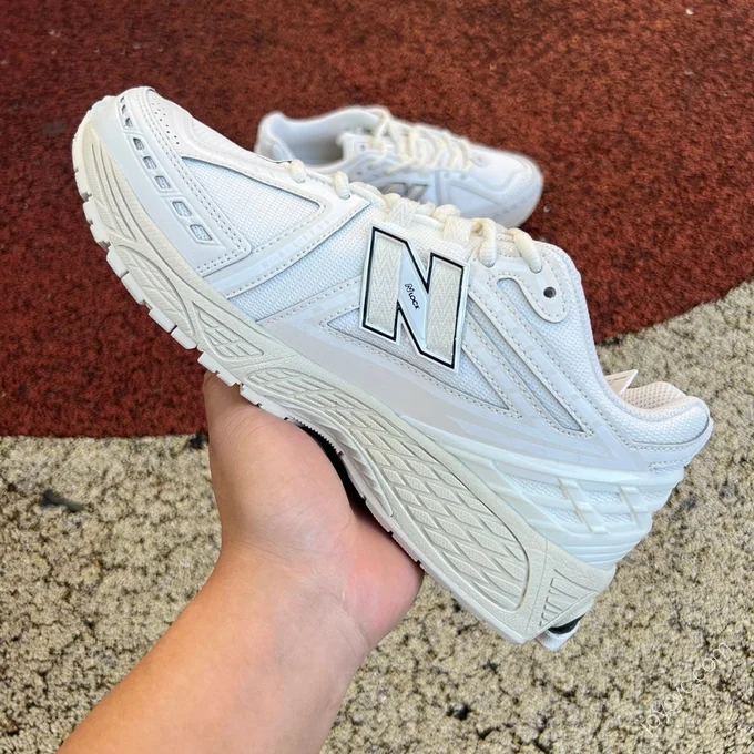 New Balance 1906R White M1906ww