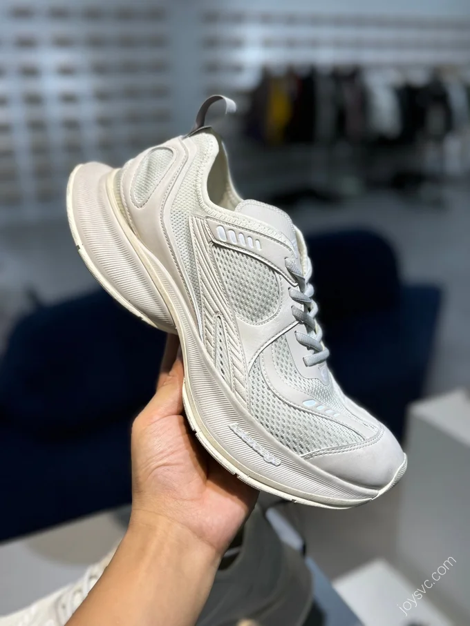 Balenciaga Circuit Beige