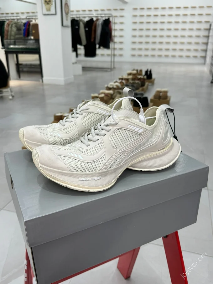 Balenciaga Circuit Beige