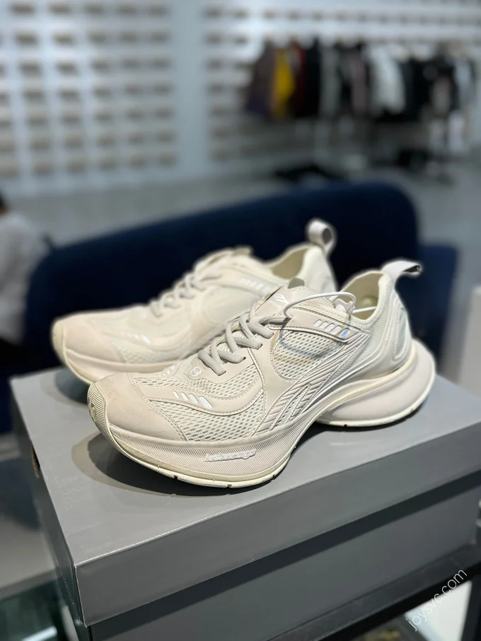 Balenciaga Circuit Beige